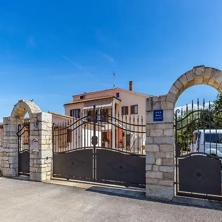 Palmira Apartman *